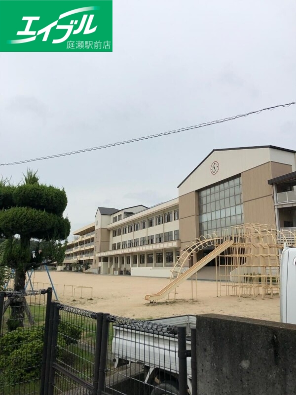 小学校　倉敷市立中庄小学校（小学校）まで935m