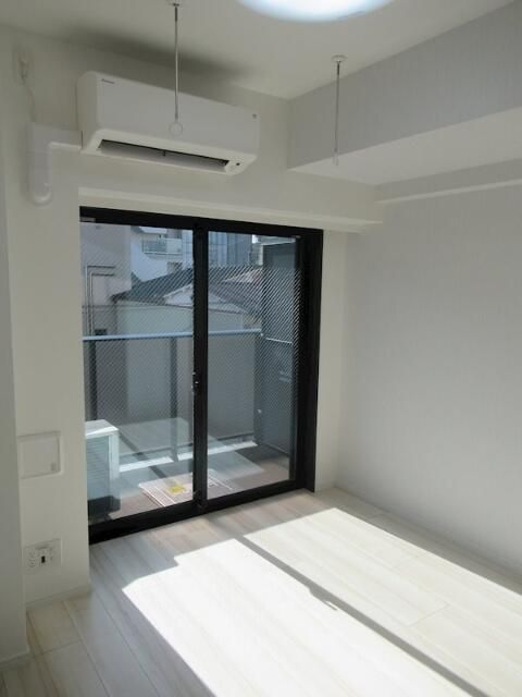 居室・リビング　インターネット使用料無料です。