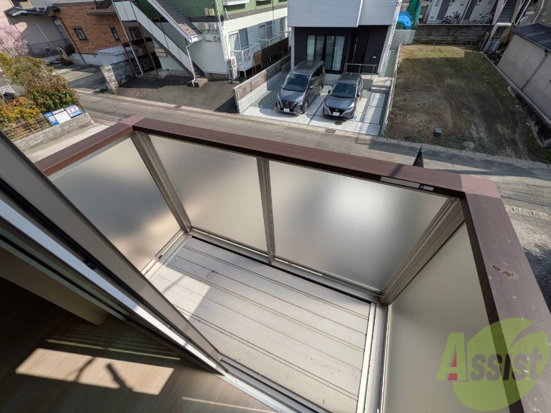 バルコニー　バルコニーは広さもあって洗濯物も干しやすい。