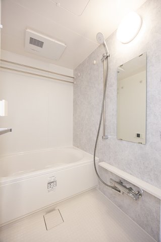 バス・シャワールーム　※写真は同タイプ住戸です。