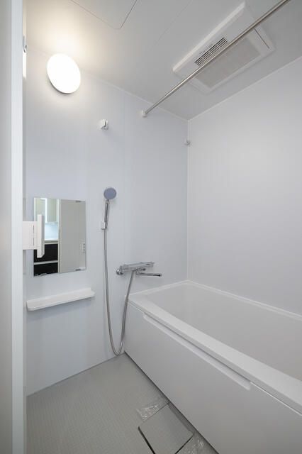 バス・シャワールーム　※別部屋参考写真