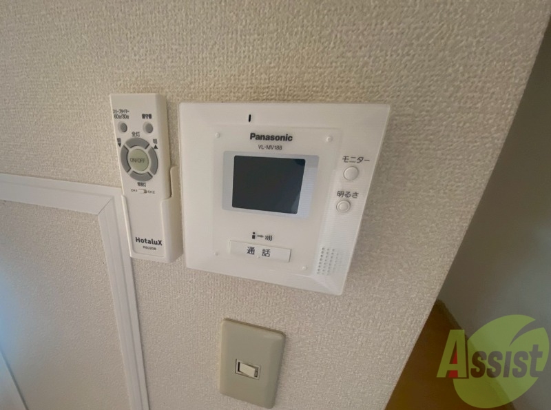 セキュリティ　ＴＶモニター付インターホンです。来客者の顔が見えるので安心！
