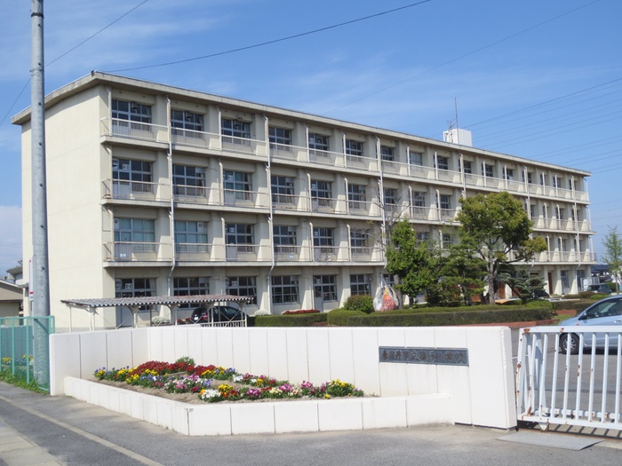 小学校　篠原小学校（小学校）まで980m
