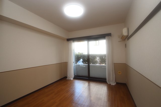 居室・リビング　※同建物ほかのお部屋の写真です。