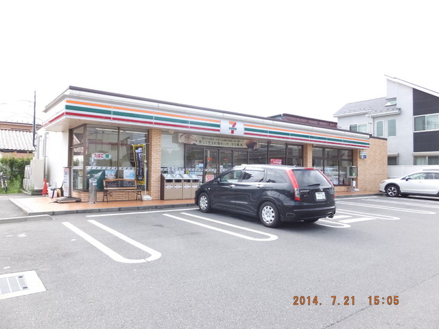 コンビニ　セブンイレブン（コンビニ）まで300m