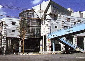 図書館　北区立滝野川図書館（図書館）まで692m