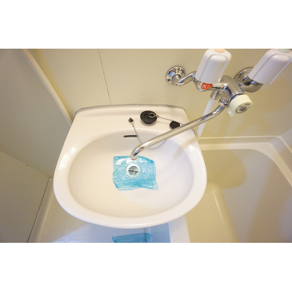 洗面設備　風呂内の洗面器