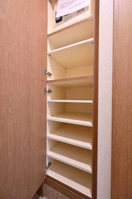 その他　靴入