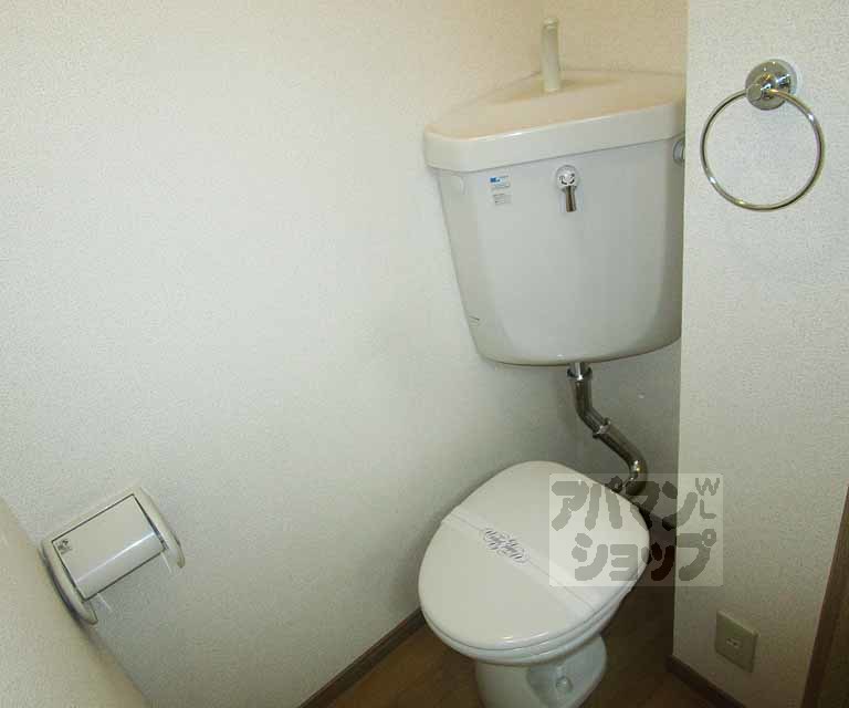 トイレ　３０３号室の写真です。