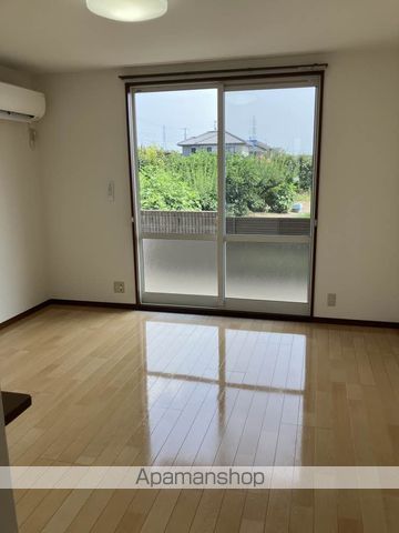 オレンジカーサ 壱番館の居間写真
