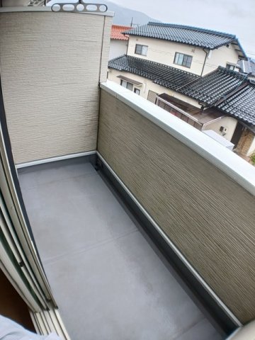 バルコニー　外からの目が気にならないバルコニーで洗濯物が干せます