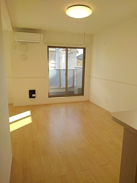 居室・リビング　明るいお部屋です。