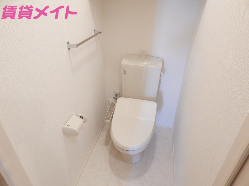 トイレ　同型参考写真