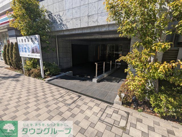 エントランス　エントランス