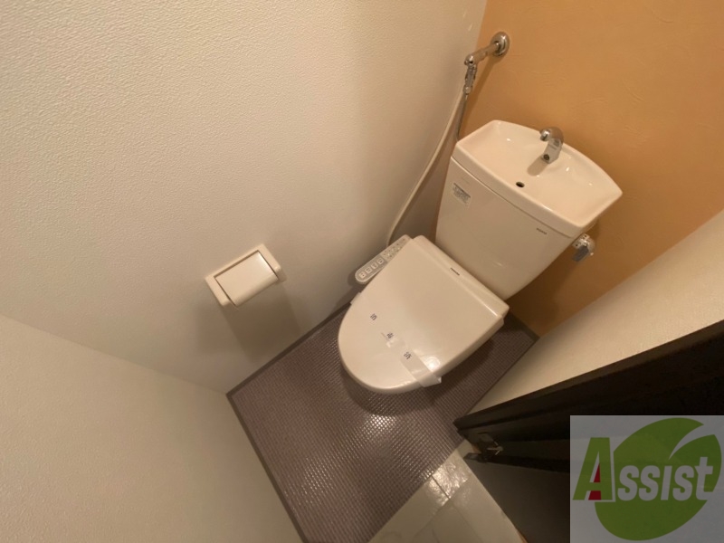 トイレ　トイレです。ウォシュレット付を探している方、おすすめです。