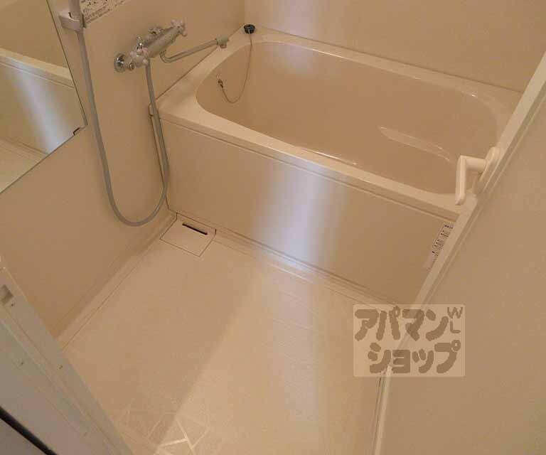 バス・シャワールーム　ゆったりとした浴室です！