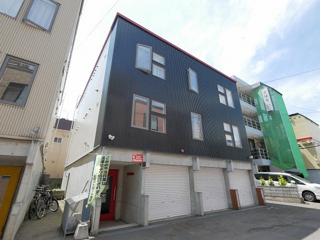 建物外観　◆夏も快適エアコン付き物件！◆市電と地下鉄ダブルアクセス可！