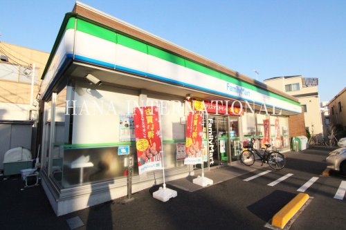 コンビニ　ファミリーマート 新田三丁目店（コンビニ）まで1517m