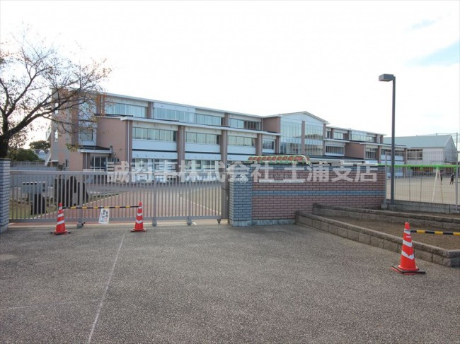 小学校　都和小学校（小学校）まで700m