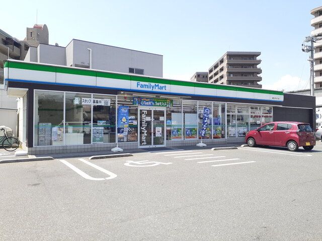コンビニ　ファミリーマート福岡小戸4丁目（コンビニ）まで140m