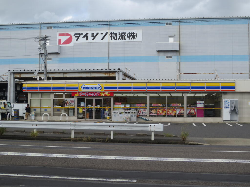 コンビニ　ミニストップ一宮篭屋店（コンビニ）まで784m
