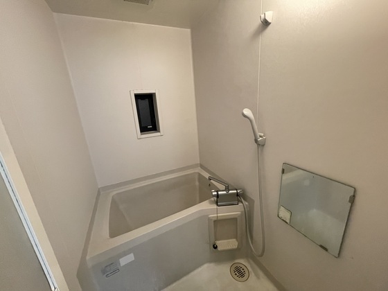 バス・シャワールーム　※別部屋の写真です
