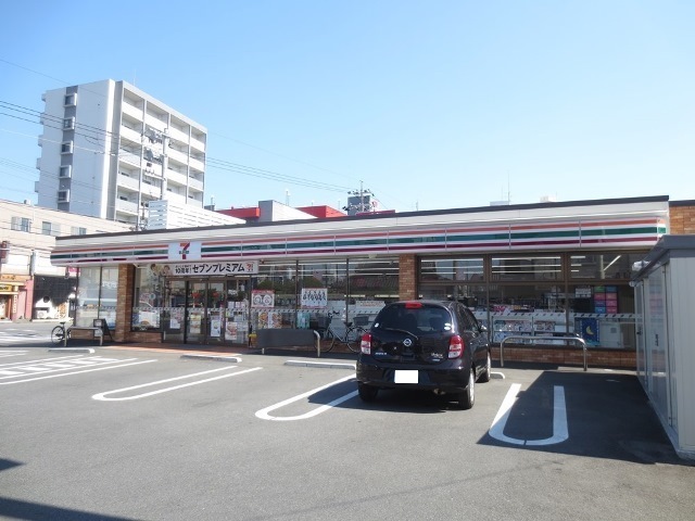 コンビニ　セブンイレブン（コンビニ）まで80m