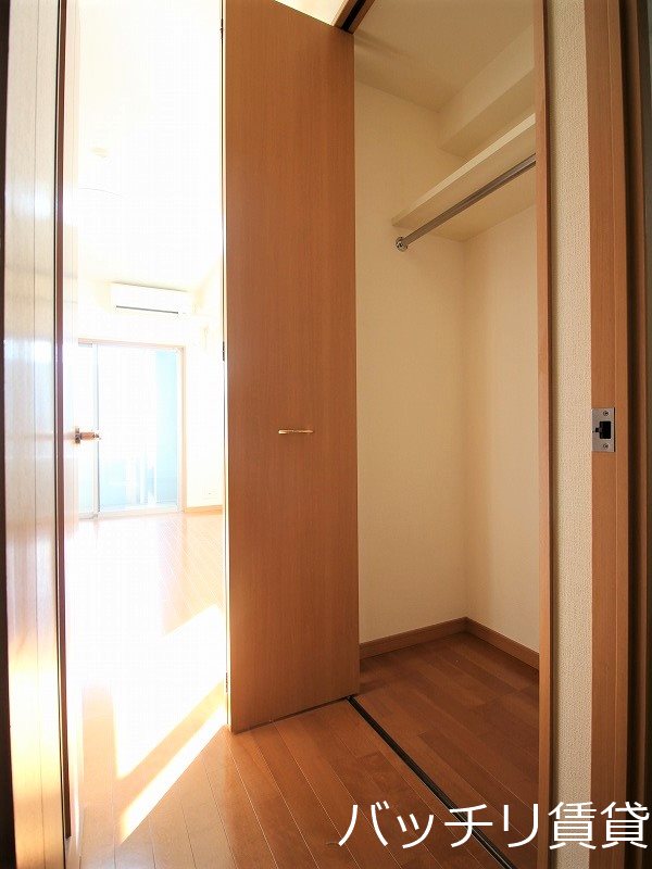 収納　別号室タイプの為、現状を優先致します。