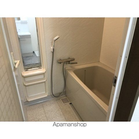 湘南新宿ライン高海 平塚駅 バス乗車時間：6分 最寄りバス停で下車 徒歩3分 3階建 築32年の風呂写真