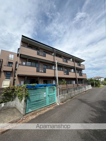湘南新宿ライン高海 平塚駅 バス乗車時間：6分 最寄りバス停で下車 徒歩3分 3階建 築32年の外観写真