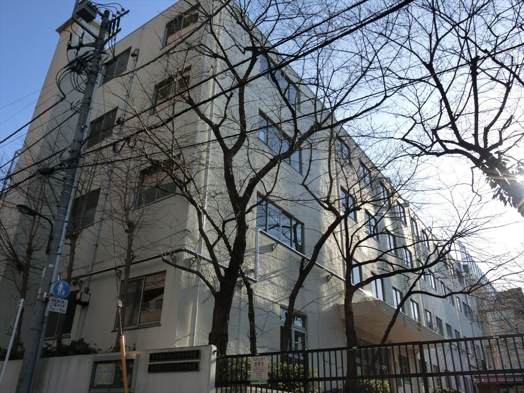 幼稚園・保育園　根津幼稚園（幼稚園・保育園）まで124m