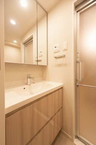 洗面設備　※写真は同タイプ住戸です。