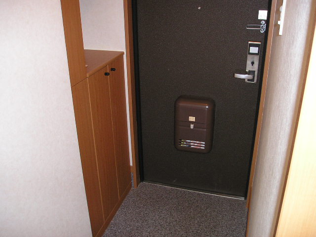 玄関　玄関⇒シューズボックス