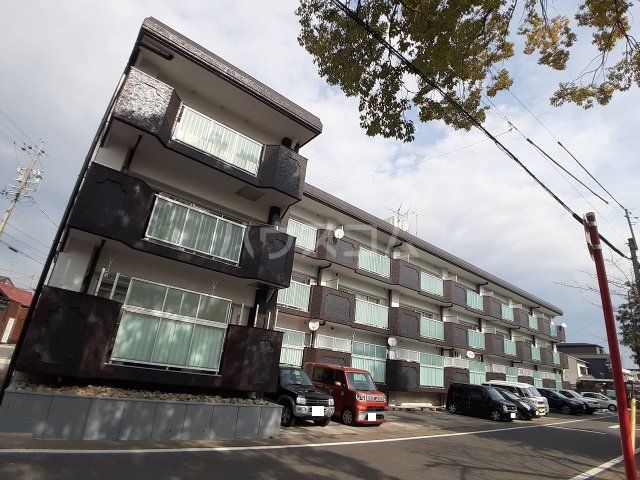 名古屋市守山区八剣のマンションの建物外観