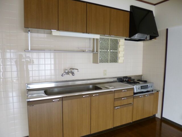 キッチン　※同タイプ部屋の写真です。