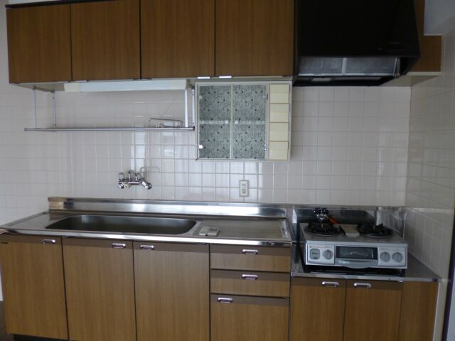 キッチン　※同タイプ部屋の写真です。