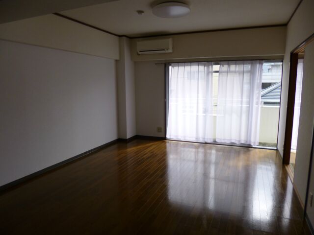 居室・リビング　※同タイプ部屋の写真です。