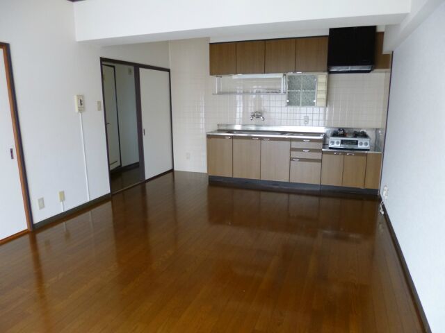 居室・リビング　※同タイプ部屋の写真です。