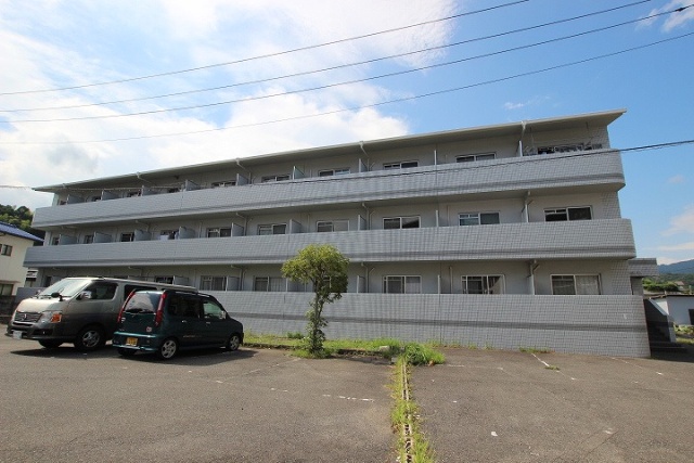 広島市安佐南区伴中央のマンションの建物外観