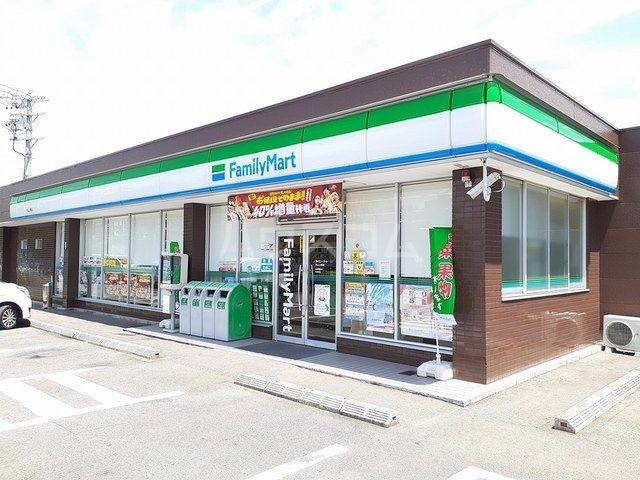 【各務原市鵜沼各務原町のアパートのコンビニ】