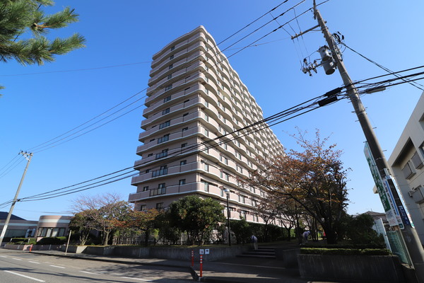 プレステージ青山の建物外観