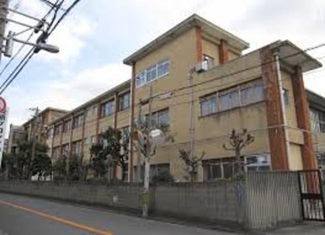 【フジパレス上神田III番館の小学校】