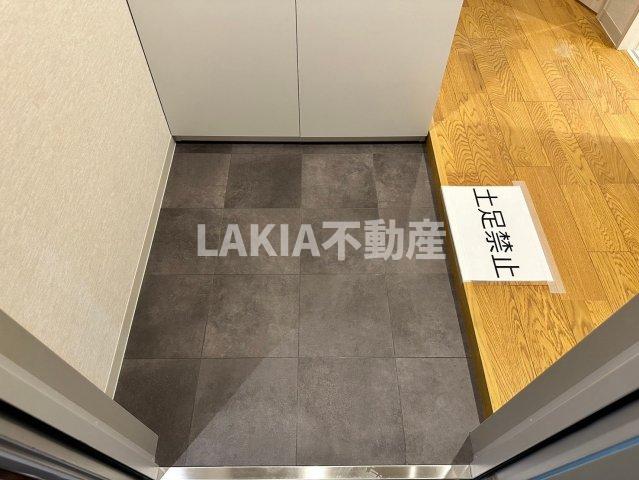 【リブウッド大阪城の玄関】