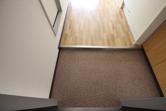 玄関　※別部屋の写真です