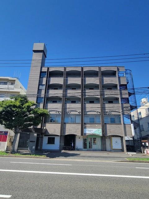 福岡市東区香住ヶ丘のマンションの建物外観