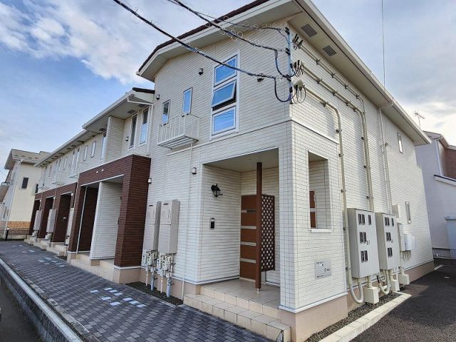 柴田郡村田町大字沼辺のアパートの建物外観