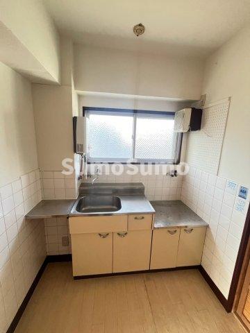 キッチン　コンパクトなキッチンで掃除もラクラク