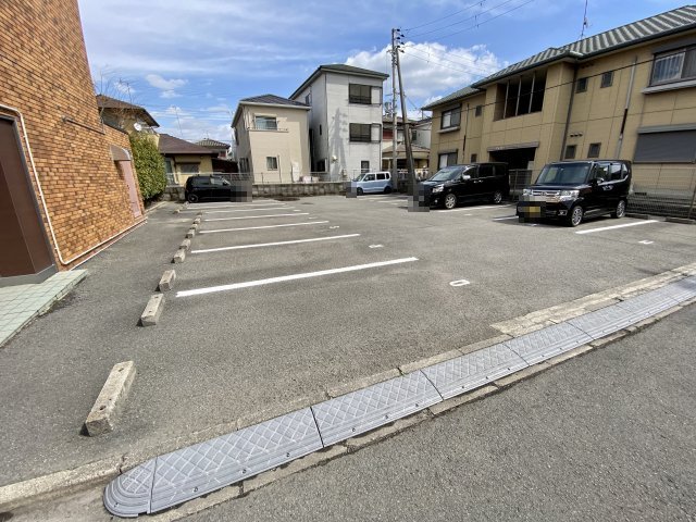 【フォーシーズン和歌山Iの駐車場】