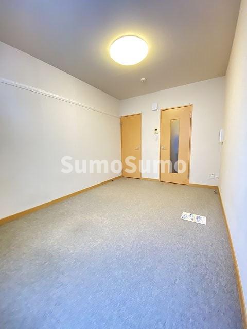 その他部屋・スペース　落ち着いて過ごせるお部屋なので、寝室にいかがでしょうか