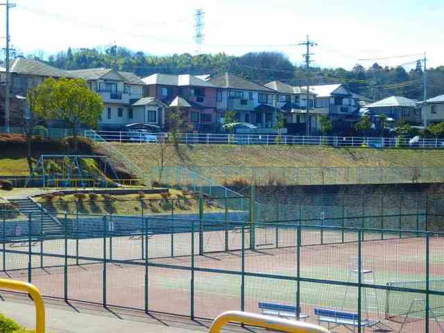 【サンヒルズ赤尾台の公園】